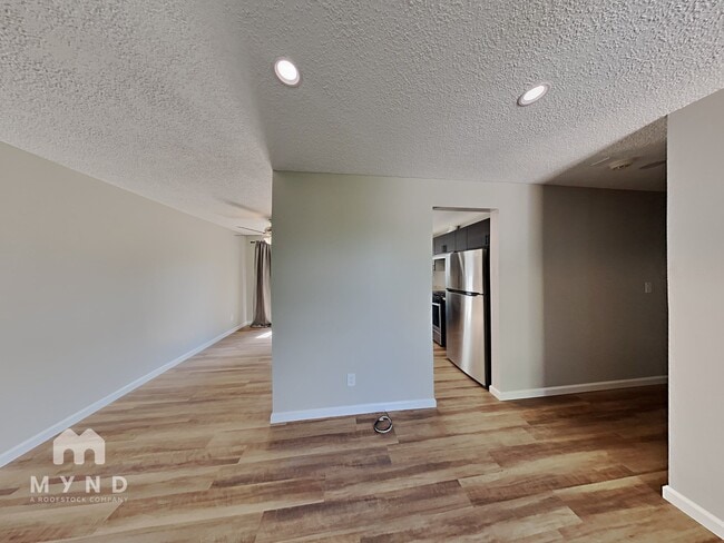 Building Photo - 13095 Kernite St