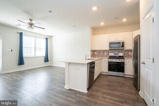 Building Photo - 172 Mazzeo Dr