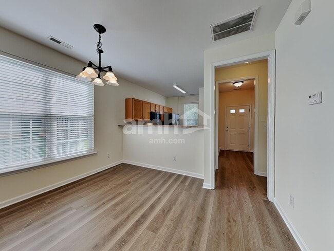 Building Photo - 612 Woodson Dr