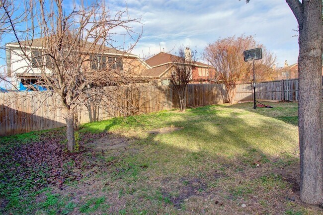 Foto del edificio - 3507 Tamarack Dr