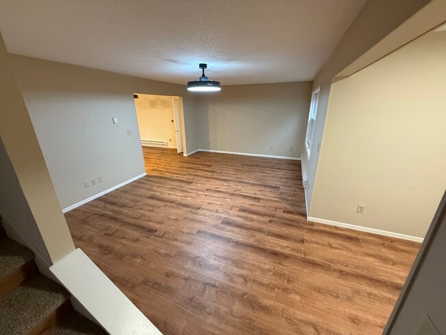 Building Photo - 612 4th St N