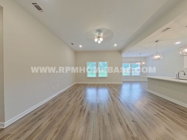 Foto del edificio - Stunning 2024 Build — Modern Finishes, Move-In Ready!