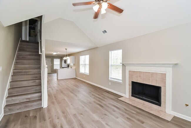 Foto del edificio - 1376 Camrose Ct