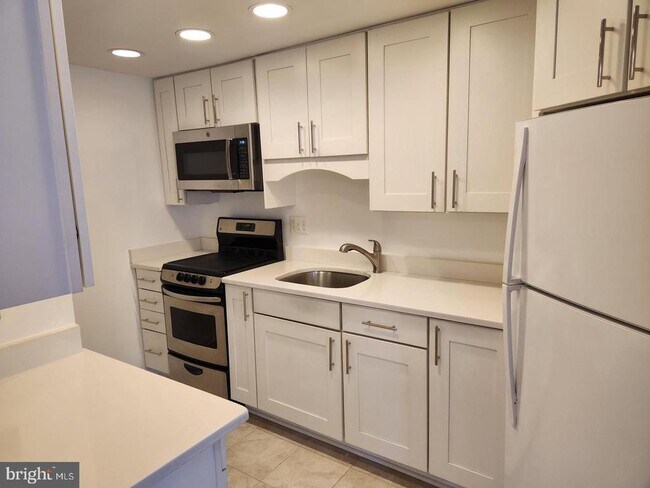 Foto del edificio - 2725 Connecticut Ave NW