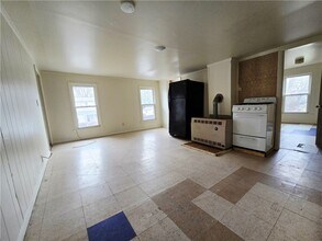 Building Photo - 130 E Elisha St