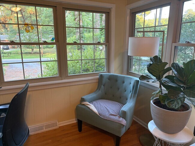 Foto del edificio - Beautiful 3-bed, 2-bath Ranch in South Dur...