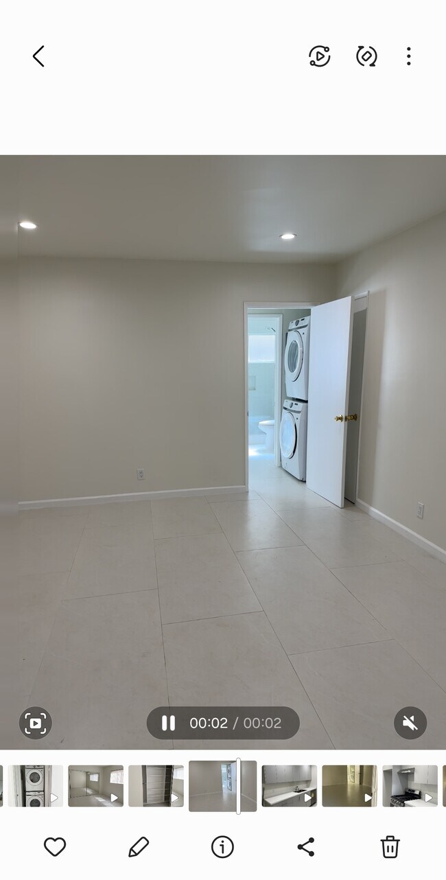 Foto del edificio - 12420 Archwood St