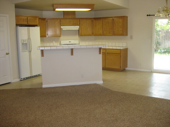 Foto del edificio - Great 3 Bedroom 2 Bath Home Central to All!