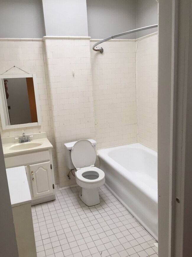 Foto del edificio - 308 E 33rd St