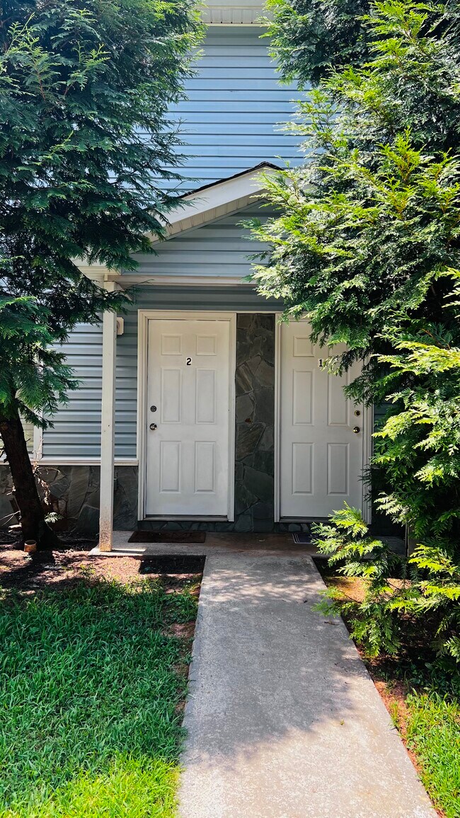 Foto del edificio - 128 Dusty Creek Ln