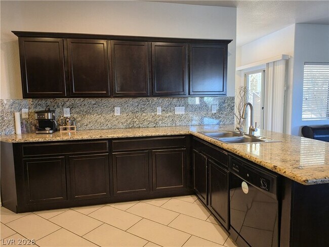 Foto del edificio - 2880 Sparkling Sea St