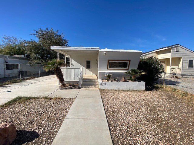 Foto principal - 7837 Mallard St