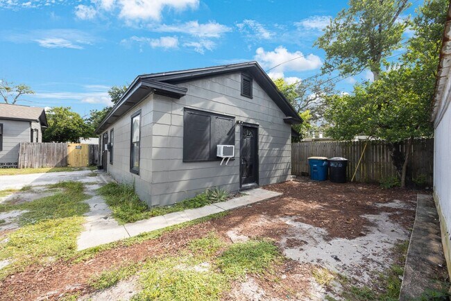 Building Photo - 317 N Highland Ave