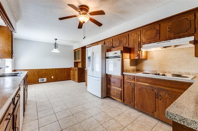 Building Photo - 1602 Iroquois Dr