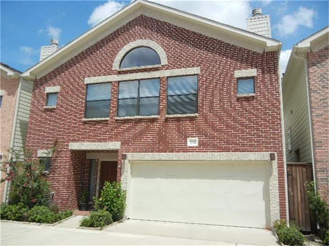 Building Photo - 3703 Main Plaza Dr