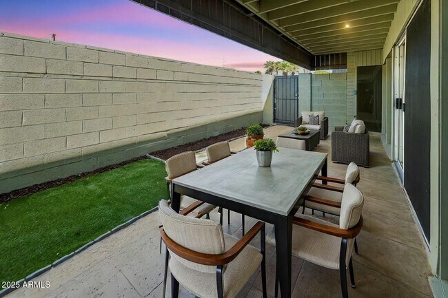 Foto del edificio - 6767 N 7th St