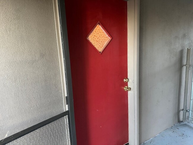 Building Photo - Lower Paradise One Bedroom Home Available Now