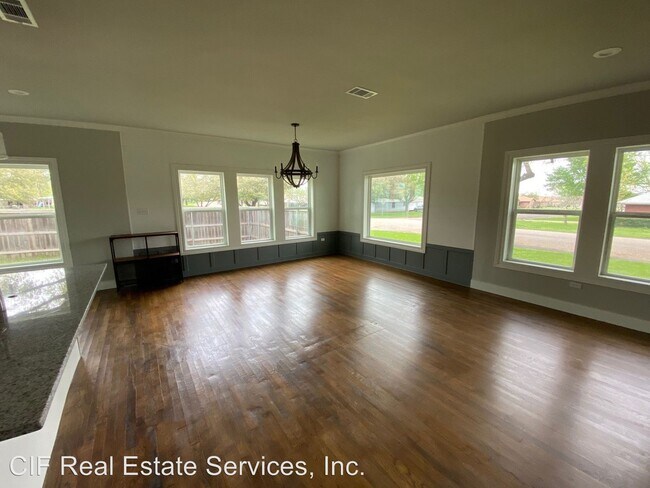Building Photo - 3 br, 2 bath House - 301 Randy Dr.