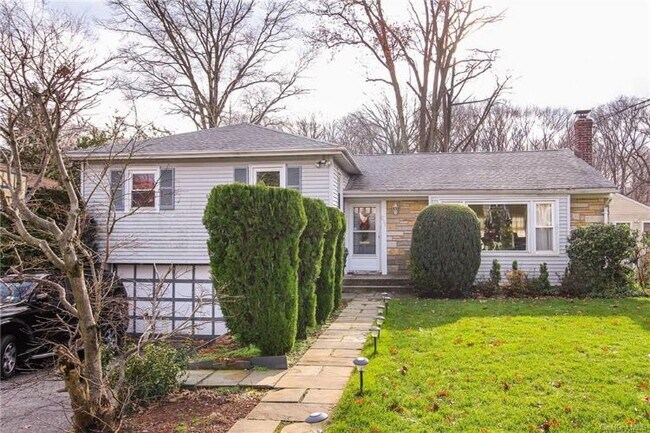 Building Photo - 238 Rosehill Ave