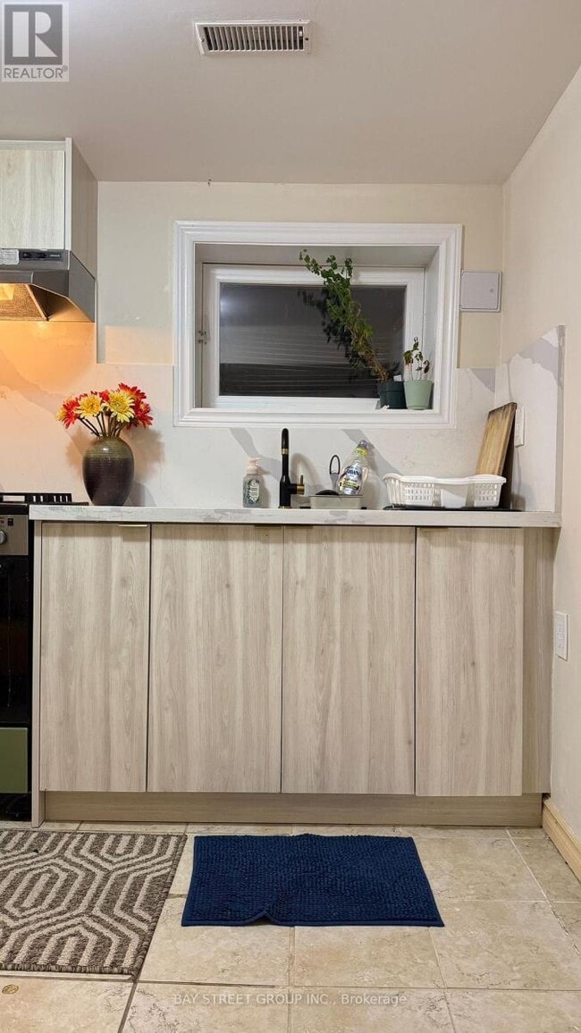 Building Photo - 657 Pharmacy Ave