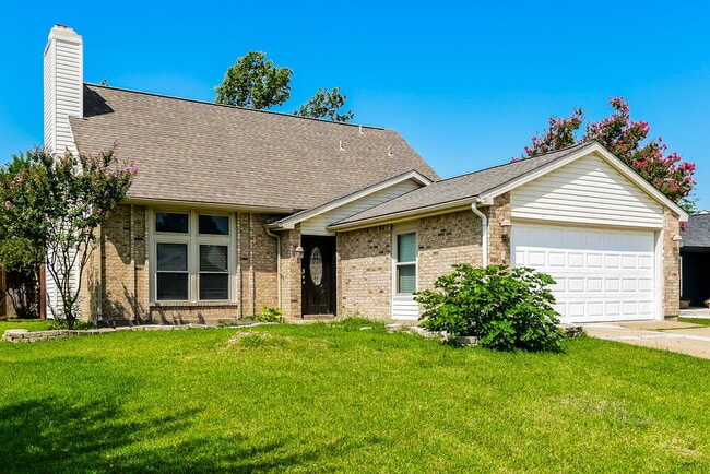 Building Photo - 511 Rosewood Ln