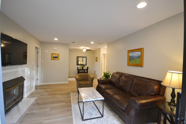 Building Photo - 110 Heywood Rd #18C