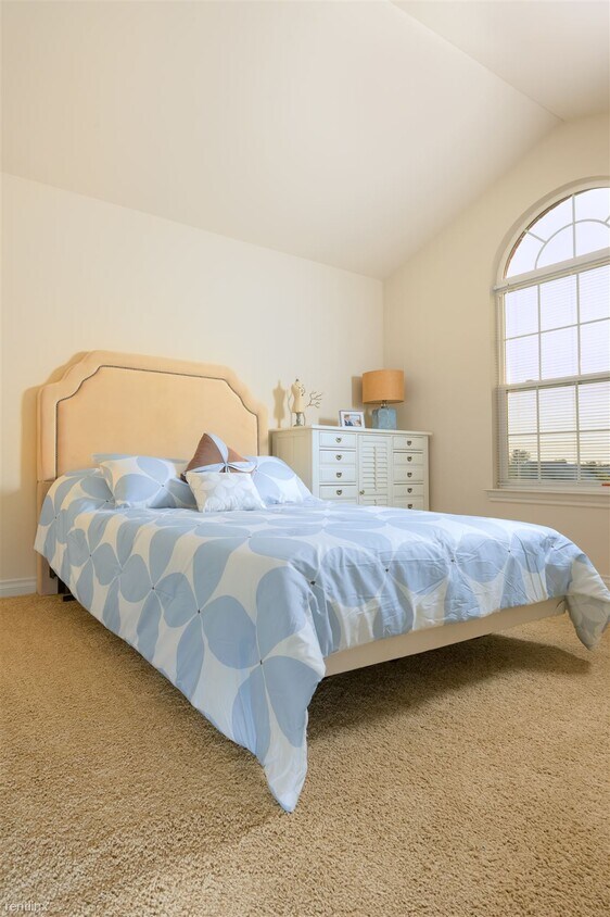 Foto principal - 6244 Trumpeter Ln