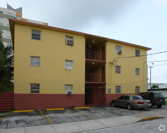 Building Photo - Brickell West Apartments