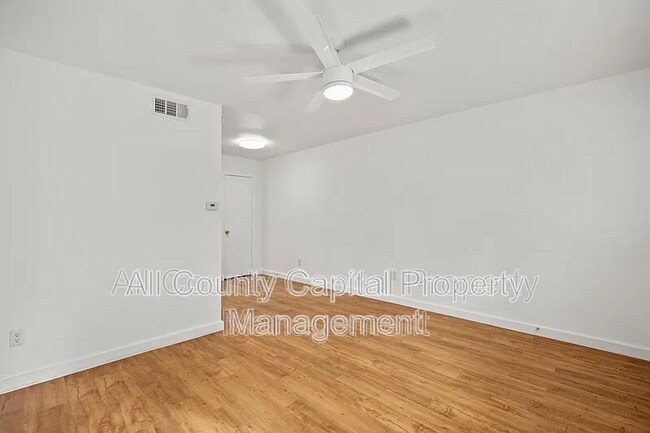 Foto del edificio - 502 W 35th St