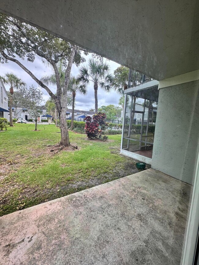 Foto del edificio - 2323 SW 82nd Way
