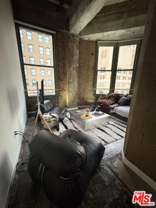 Foto del edificio - 711 S Olive St