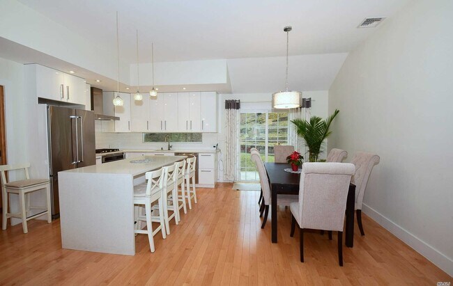 Foto del edificio - 275 Terry Rd