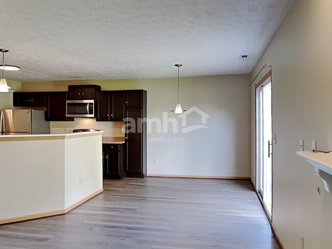 Foto del edificio - 7474 Heaton Cir