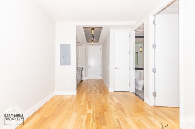 Building Photo - 69 Ten Eyck St