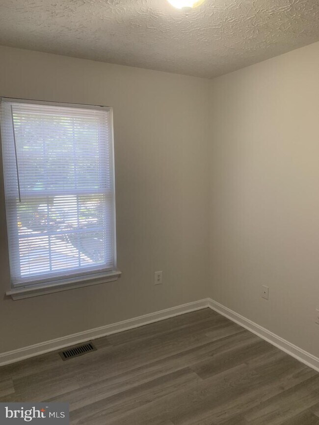 Building Photo - 22705 Othello Ln
