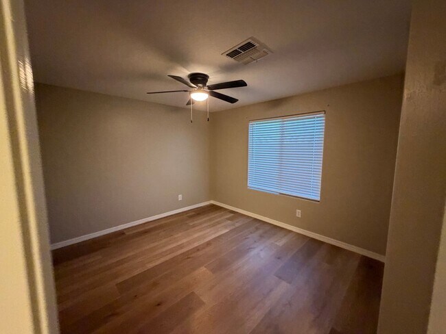 Foto del edificio - 37581 W Merced St