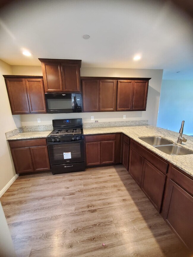 Building Photo - 714 Samba Ct