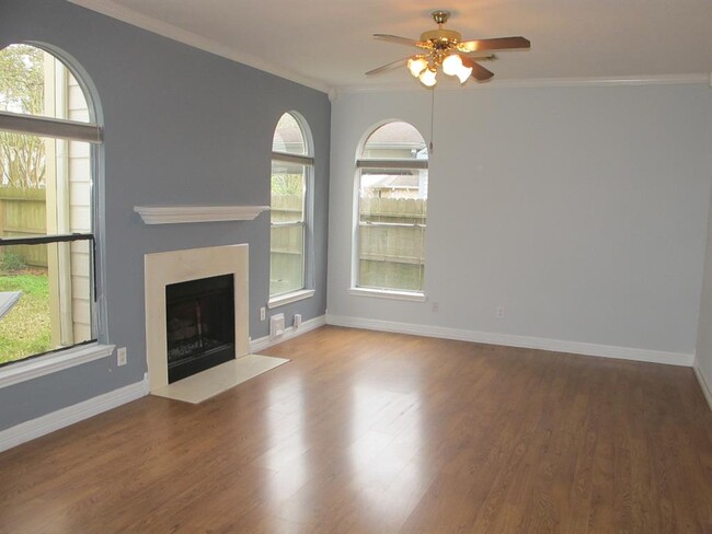 Building Photo - 8819 Diamond Lake Ln