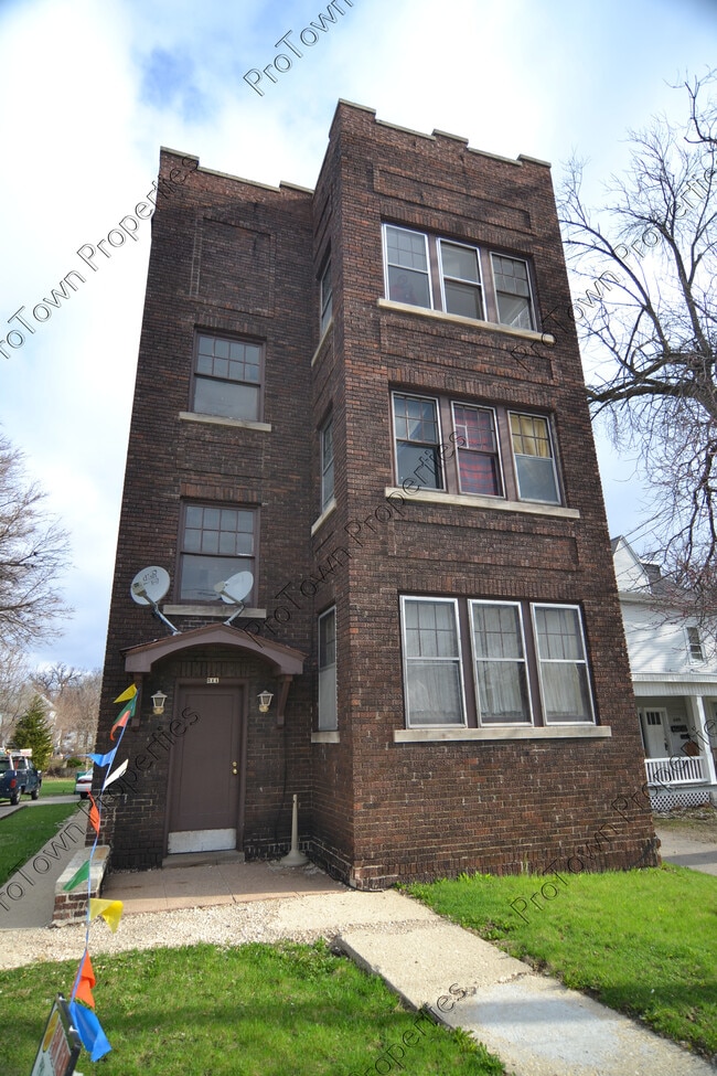 Building Photo - 511 W Jefferson St