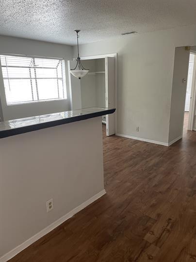 Building Photo - 9806 Roxanna Dr