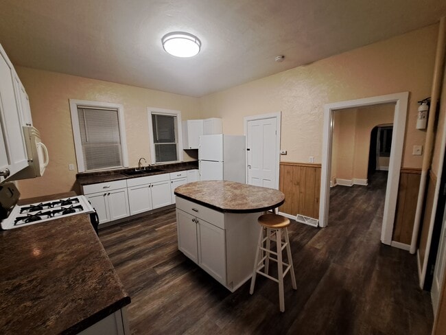 Kitchen - 707 State Street