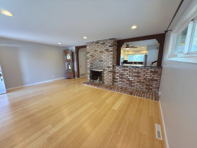 Photo - 2005 Monroe Ave House