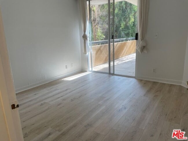 Foto del edificio - 525 S Berendo St