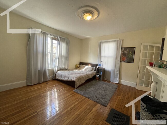 Building Photo - 6 br, 3 bath House - 42 Linden St 44