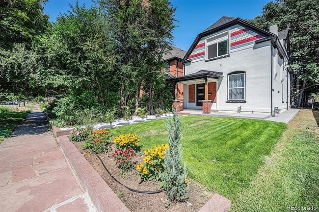 Photo - 2328 N Race St House