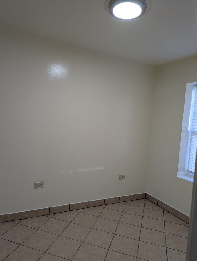 Foto del edificio - 2428 S Homan Ave