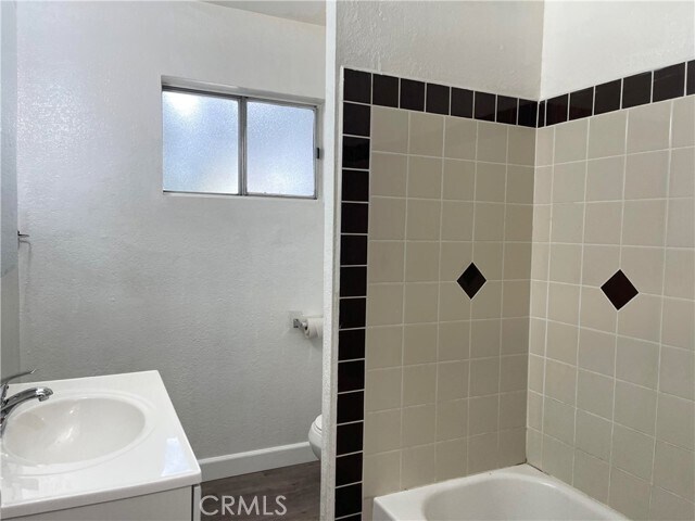 Building Photo - 402 N Hill Ave