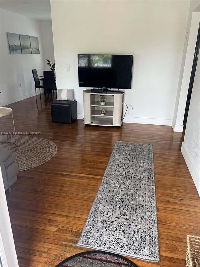 Foto del edificio - 3104 SW 4th St