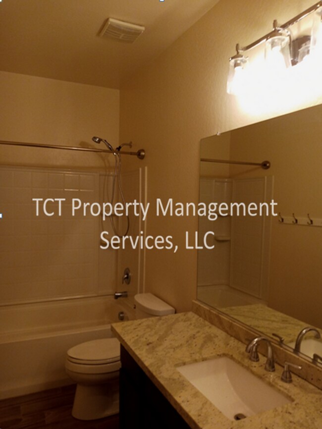 Building Photo - Stunning 3/2 with private pool in Tessera!