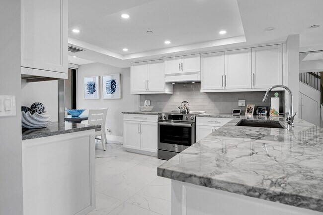 Foto del edificio - 4744 S Ocean Blvd